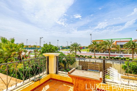 Vila u gradu Jumeirah Park, Dubai, UAE 3 spavaće sobe, 327.67 m2 Br. 413586 - Slika 24