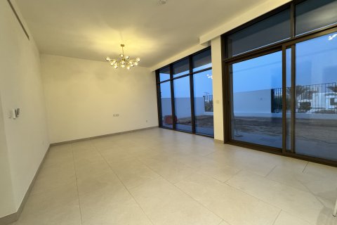 Villa te huur in Al Furjan, Dubai, VAE 4 slaapkamers, 480 vr.m., nr 750847 - foto 3
