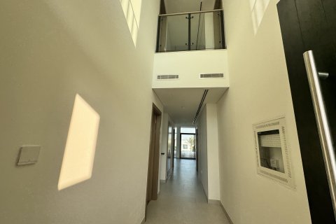 Villa te huur in Al Furjan, Dubai, VAE 4 slaapkamers, 480 vr.m., nr 750847 - foto 2