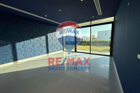Vilë në Abu Dhabi, Emiratet e Bashkuara Arabe 6 dhoma gjumi, 850 m2. № 573776 - Foto 5