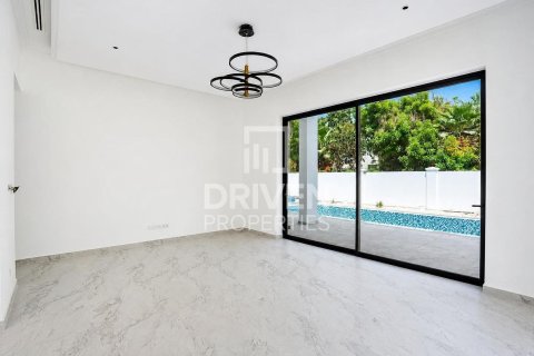 Villa para arrendamento em Al Barari, Dubai, EAU 6 quartos, 1902.84 m2 № 762603 - foto 4