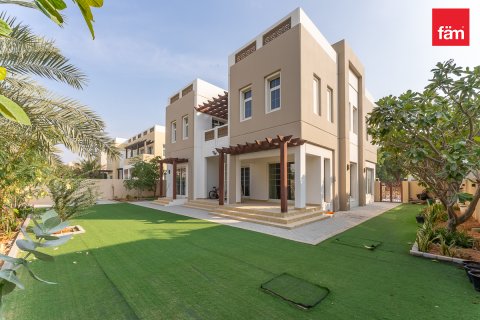 וילה ב Dubai, איחוד האמירויות 4 חדרי שינה, 894.2 מ