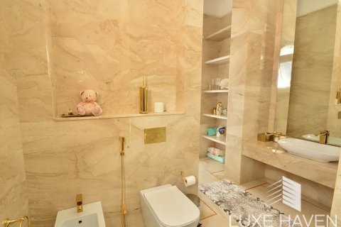 Villa zur Miete in Emirates Hills, Dubai, VAE 8 Schlafzimmer, 2683.69 m2 Nr. 338576 - Foto 21