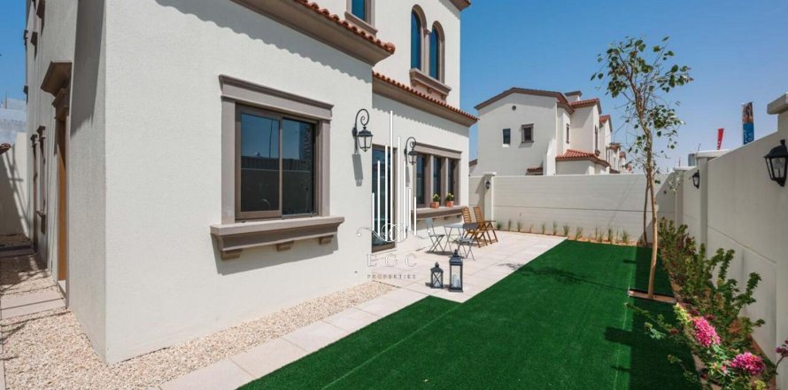 Villa en Khalifa City, Abu Dhabi, EAU 4 dormitorios, 316 m² № 545089
