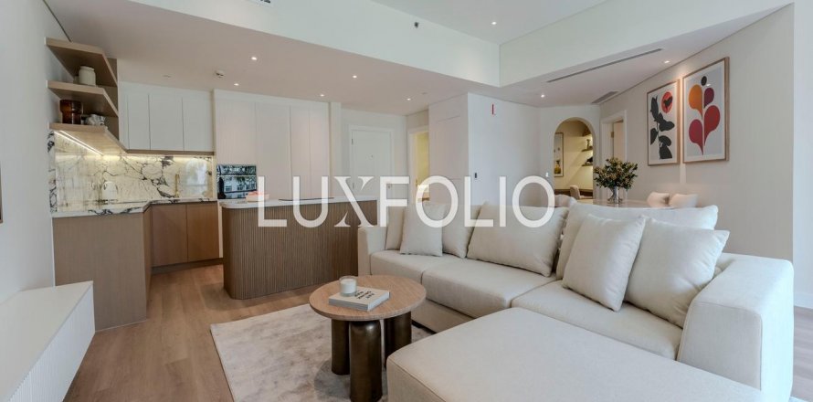 Apartment in Palm Jumeirah, Dubai, UAE 2 bedrooms, 147 sq.m. № 627321