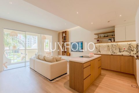 Apartment in Palm Jumeirah, Dubai, UAE 2 bedrooms, 147 sq.m. № 627321 - photo 4