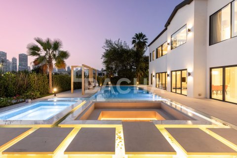 Villa asukohaga Jumeirah Islands, Dubai, AÜE: 5 magamistoaga, 604 m² Nr 763123