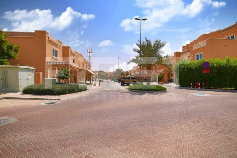 Vila di Al Reef, Abu Dhabi, UAE 5 bilik tidur, 348.4 meter persegi № 410369 - foto 2