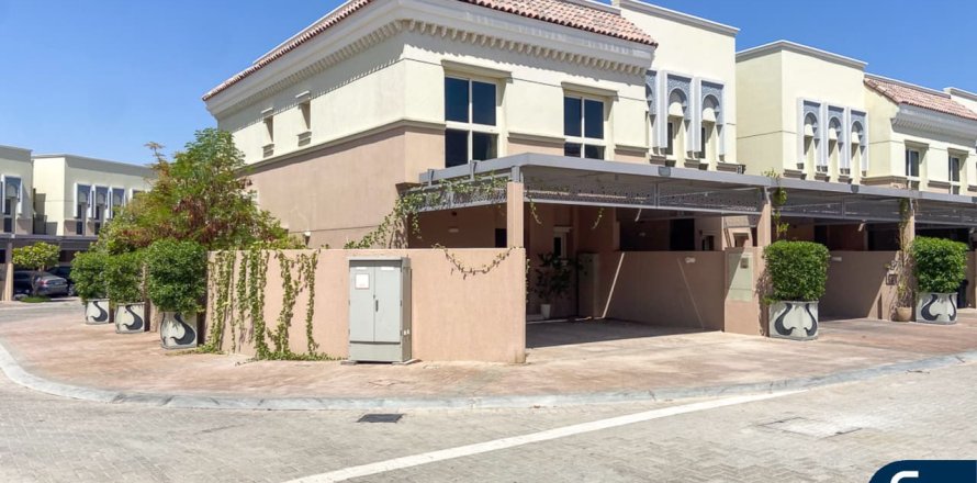Villetta a schiera a Jumeirah Golf Estates, Dubai, EAU 3 camere da letto, 179 mq. № 667214