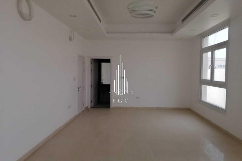 Vila u gradu Mohamed Bin Zayed City, Abu Dhabi, UAE 4 spavaće sobe, 511 m2 Br. 482240