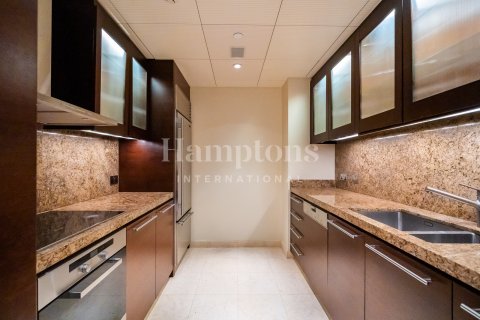 Apartmen di Burj Khalifa, Dubai, UAE 2 bilik tidur, 152.26801700 meter persegi № 720771 - foto 14