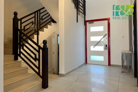 Vilë në Al Jazirah Al Hamra, Ras Al Khaimah, Emiratet e Bashkuara Arabe 3 dhoma gjumi, 260.1 m2. № 497445 - Foto 7