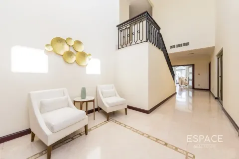Vila u Palm Jumeirah, Dubai, UAE 4 spavaćih soba, 622 m2 Br. 649652 - fotografija 5