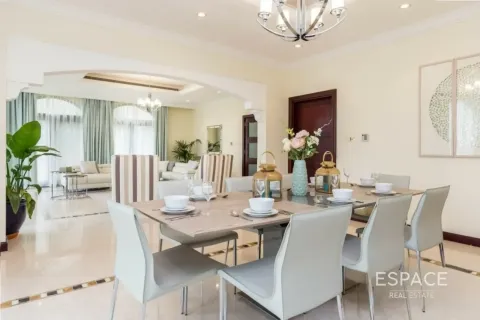 Vila u Palm Jumeirah, Dubai, UAE 4 spavaćih soba, 622 m2 Br. 649652 - fotografija 3