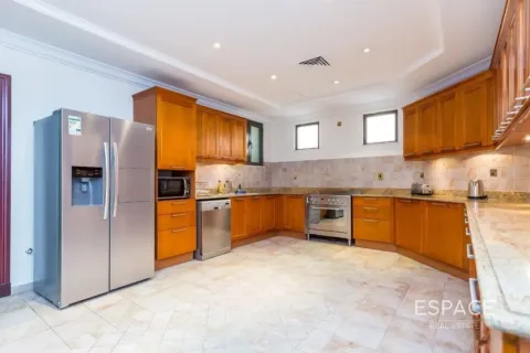 Vila u Palm Jumeirah, Dubai, UAE 4 spavaćih soba, 622 m2 Br. 649652 - fotografija 4
