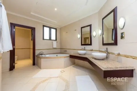 Vila u Palm Jumeirah, Dubai, UAE 4 spavaćih soba, 622 m2 Br. 649652 - fotografija 9