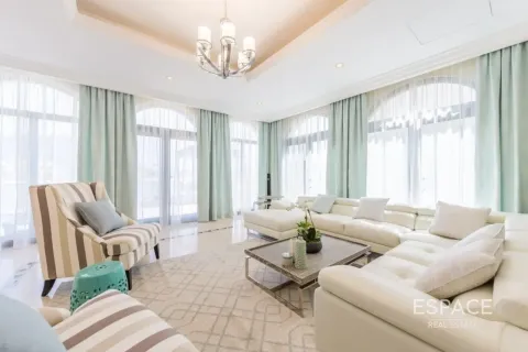 Vila u Palm Jumeirah, Dubai, UAE 4 spavaćih soba, 622 m2 Br. 649652 - fotografija 2