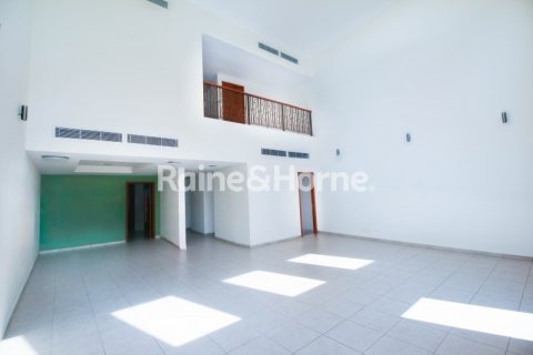 Kuća u nizu u gradu Motor City, Dubai, UAE 4 spavaće sobe, 373.5 m2 Br. 578767 - Slika 3