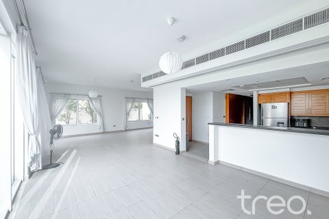 Villa in Jumeirah Park, Dubai, UAE 4 bedrooms, 386.2 sq.m. № 741137 - photo 6