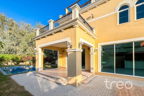 Villa in Jumeirah Park, Dubai, UAE 4 bedrooms, 386.2 sq.m. № 741137 - photo 2