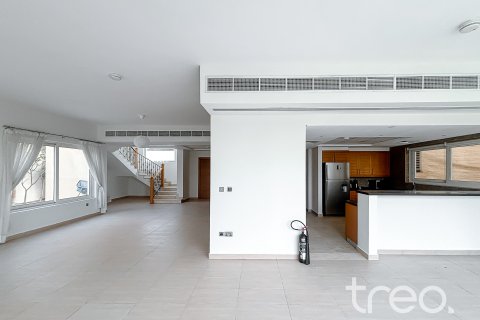 Villa in Jumeirah Park, Dubai, UAE 4 bedrooms, 386.2 sq.m. № 741137 - photo 5