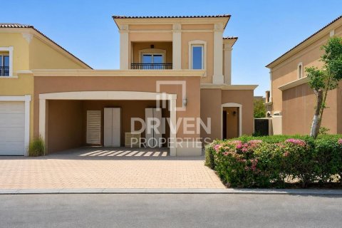Villa a Dubai Land, Dubai, EAU 3 camere da letto, 324.97 mq. № 762712