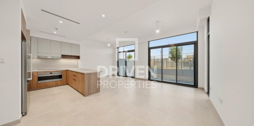 Kaupunkipientalo Mudon, Dubai, Arabiemiraatit 4 makuuhuonetta, 248.33 m2 № 768470
