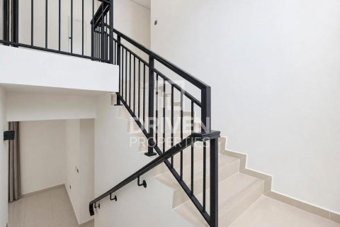 Villa zur Miete in Dubai, VAE 6 Schlafzimmer, 322 m2 Nr. 768472 - Foto 5