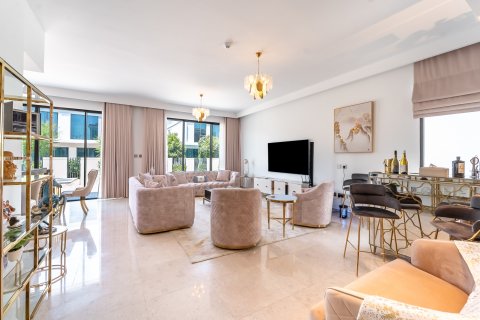 Villa in vendita a Dubai Sports City, Dubai, EAU 4 camere da letto, 377 mq. № 739618 - foto 6