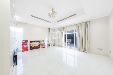 Vila v Al Barsha, Dubai, SAE 6 ložnice, 929 m² Č.: 664648 - fotografie 7