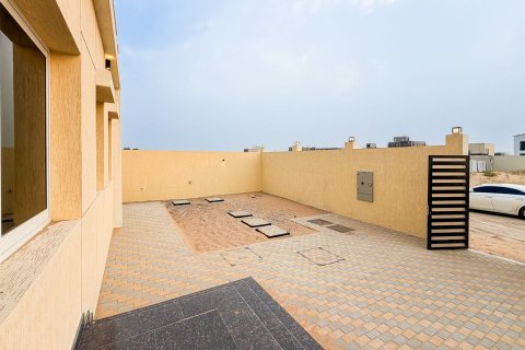 Vila di Al Aweer, Dubai, UAE 4 bilik tidur, 744.73 meter persegi № 754421 - foto 19