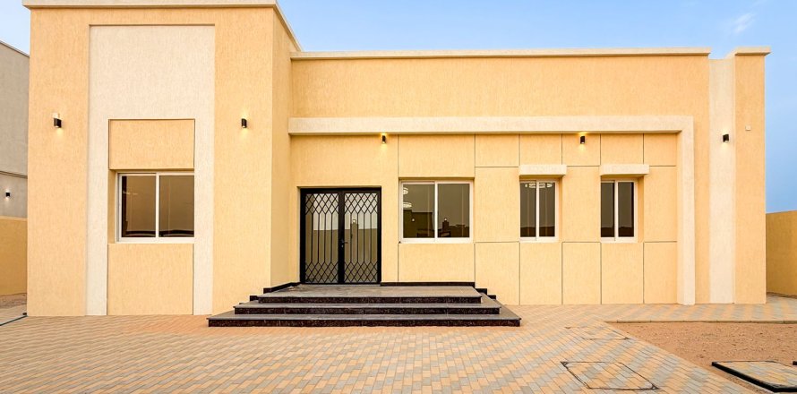 Vila di Al Aweer, Dubai, UAE 4 bilik tidur, 744.73 meter persegi № 754421