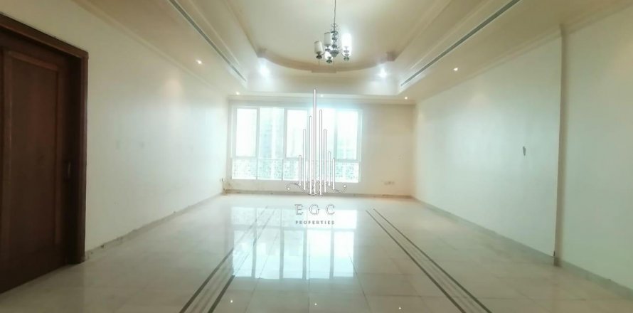 Al Khalidiya, Abu Dhabi, UAE의 아파트 침실 3개, 174.5제곱미터 번호 572772