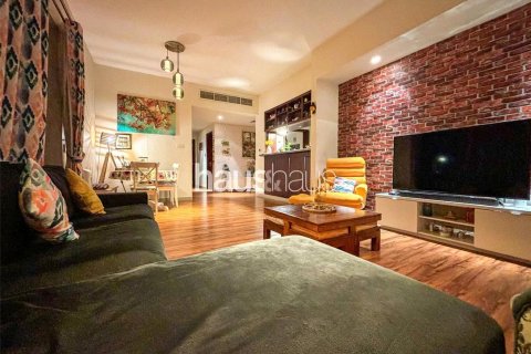 Apartment in The Views, Dubai, UAE 2 bedrooms, 124 sq.m. № 626830