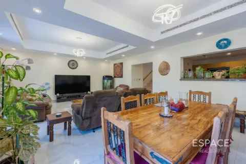 خانه شهری برای فروش در  Al Furjan، Dubai، امارات متحده عربی  3 خوابه ، 262 متر مربع ، شماره 738043 - تصویر 2