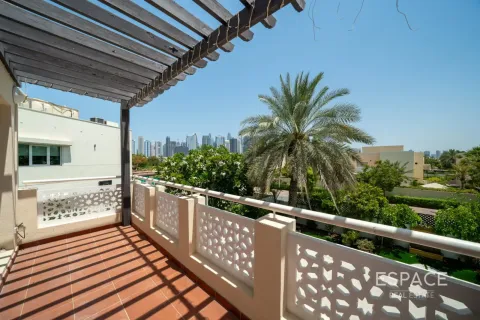 Vila di Meadows, Dubai, UAE 4 bilik tidur, 540 meter persegi № 738258 - foto 16