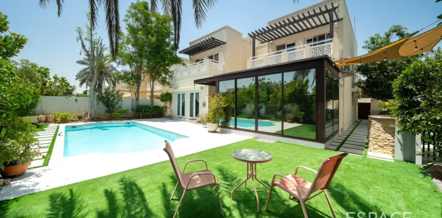 Vila di Meadows, Dubai, UAE 4 bilik tidur, 540 meter persegi № 738258