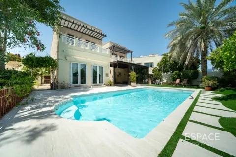 Vila di Meadows, Dubai, UAE 4 bilik tidur, 540 meter persegi № 738258 - foto 2