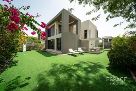 Vila u gradu Dubai Hills Estate, UAE 4 spavaće sobe, 327 m2 Br. 738261