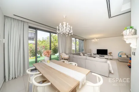 Villa para arrendamento em Dubai Hills Estate, Dubai, EAU 4 quartos, 327 m2 № 738261 - foto 4