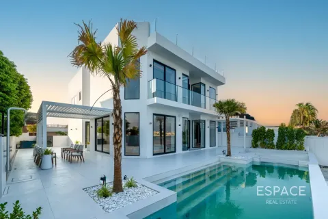 Villa em Palm Jumeirah, Dubai, EAU 4 quartos, 550 m2 № 738259