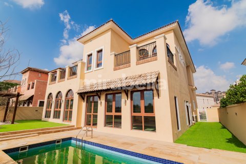 Vila u Jumeirah Golf Estates, Dubai, UAE 678.2 m2, 4 spavaćih soba Br. 365660