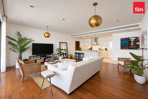 Apartment til salg i City Walk, Dubai, UAE 2 soveværelser, 182.1 kvm № 769108 - foto 9