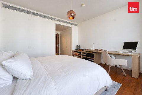 Apartment til salg i City Walk, Dubai, UAE 2 soveværelser, 182.1 kvm № 769108 - foto 16