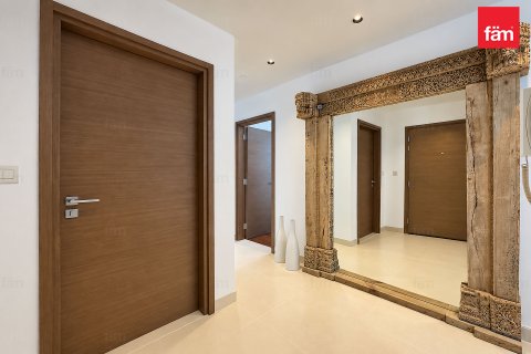 Apartment til salg i City Walk, Dubai, UAE 2 soveværelser, 182.1 kvm № 769108 - foto 23
