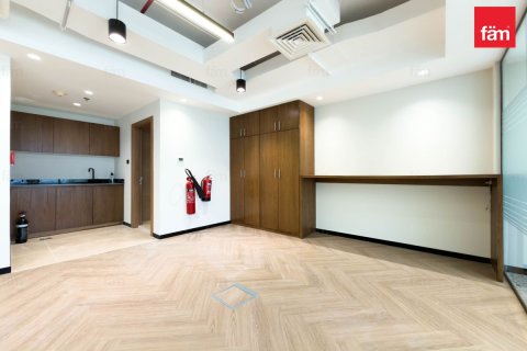 Office in Dubai, UAE 102 sq.m. № 679850 - photo 14