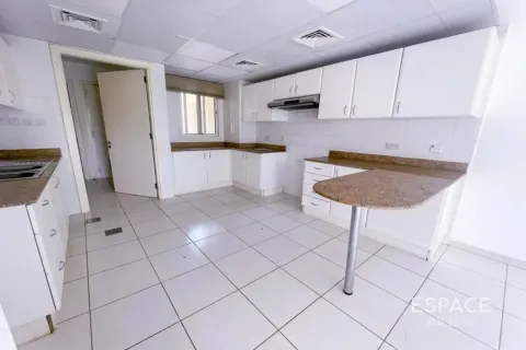 Villa The Lakes, Dubaijā, AAE 3 istabas, 233 m2 Nr. 738159 - attēls 6