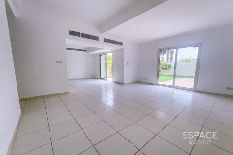 Villa The Lakes, Dubaijā, AAE 3 istabas, 233 m2 Nr. 738159 - attēls 7