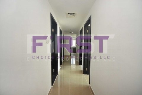 Appartement te huur in Al Reef, Abu Dhabi, VAE 3 slaapkamers, 155 vr.m., nr 406974 - foto 20