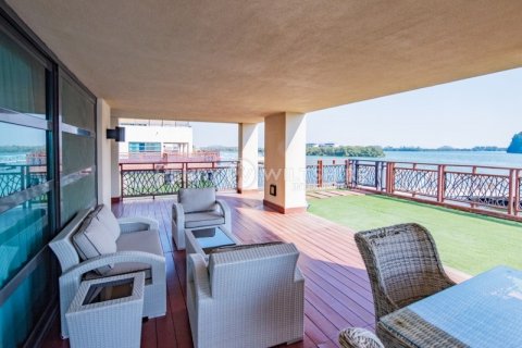 Vila v Al Gurm West, Abu Dhabi, SAE 5 ložnice, 1579.3 m² Č.: 528784 - fotografie 6